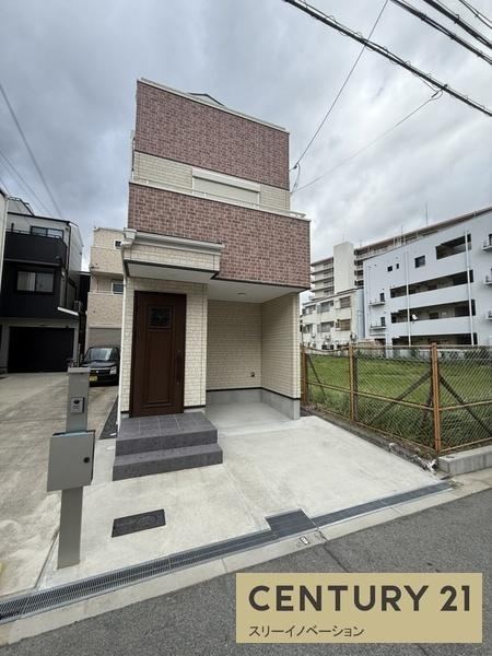 3LDK house in Minato Ward, Osaka - Photo 1