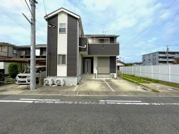 4LDK house in Komaki, Aichi - Photo 1
