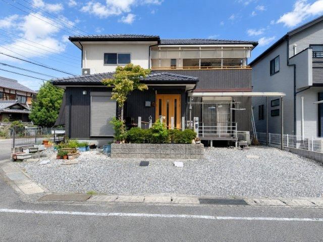 5LDK house in Kusatsu, Shiga - Photo 1
