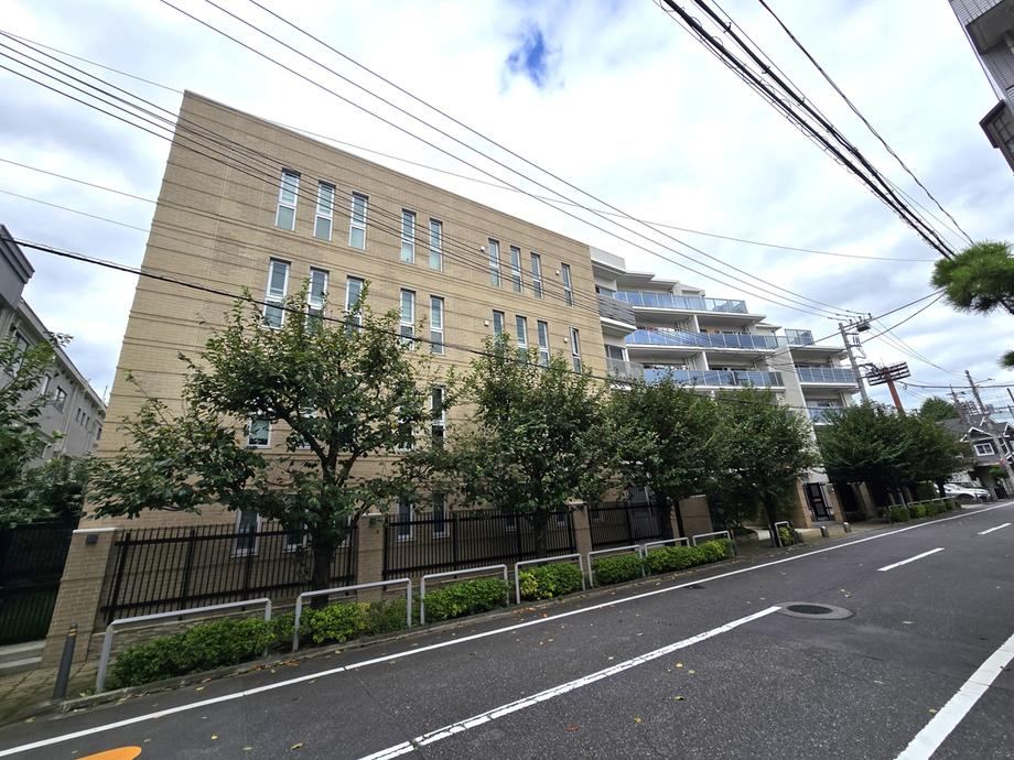 3LDK apartment in Itabashi Ward, Tokyo - Photo 1