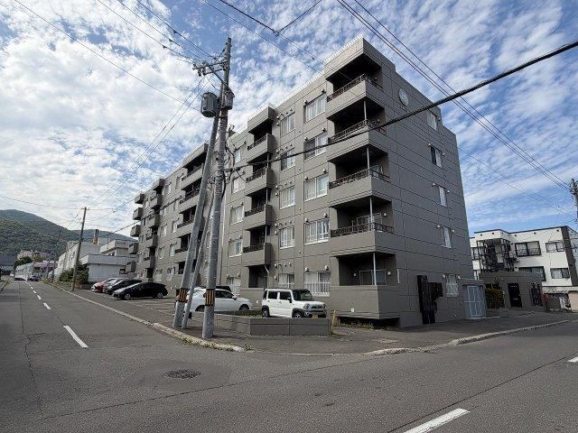 3LDK apartment in Teine Ward, Sapporo, Hokkaido - Photo 1
