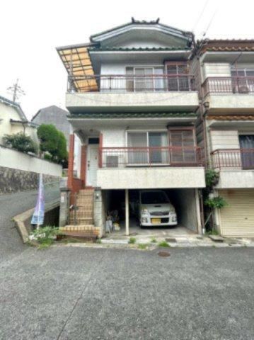 3DK house in Hirakata, Osaka - Photo 1