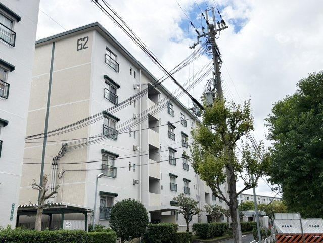 2LDK apartment in Takatsuki, Osaka - Photo 1