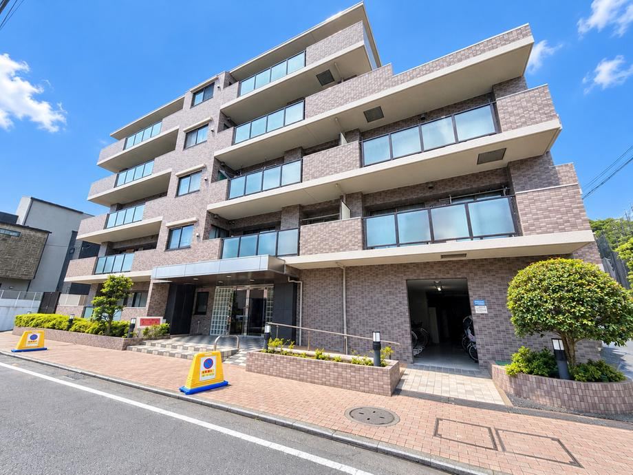 3LDK apartment in Minami Ward, Yokohama, Kanagawa - Photo 1