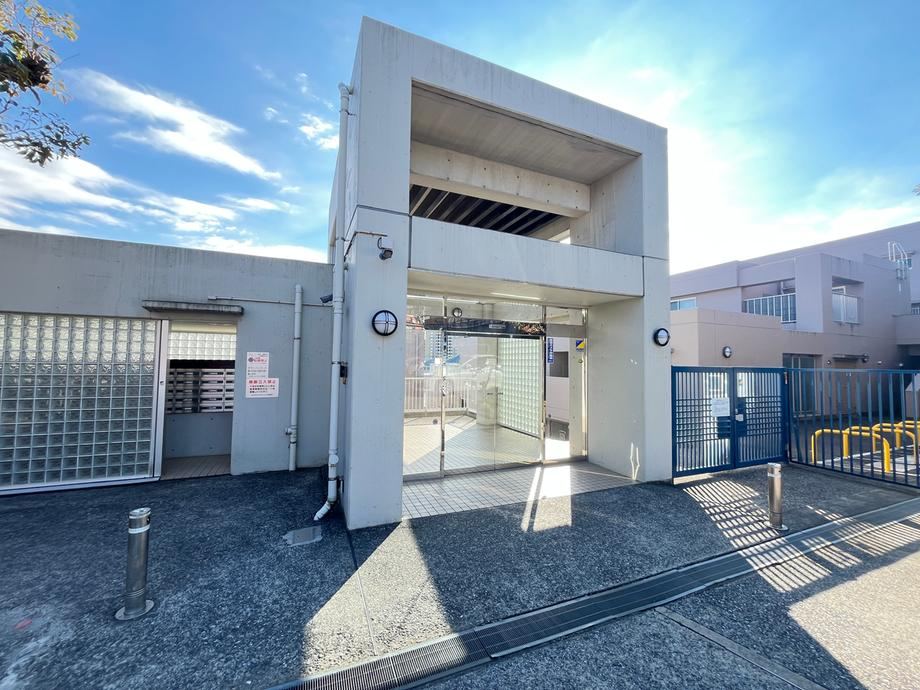 2LDK apartment in Minami Ward, Yokohama, Kanagawa - Photo 1