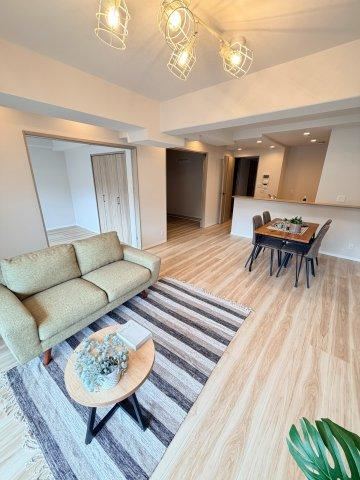 4LDK apartment in Matsuyama, Ehime - Photo 1