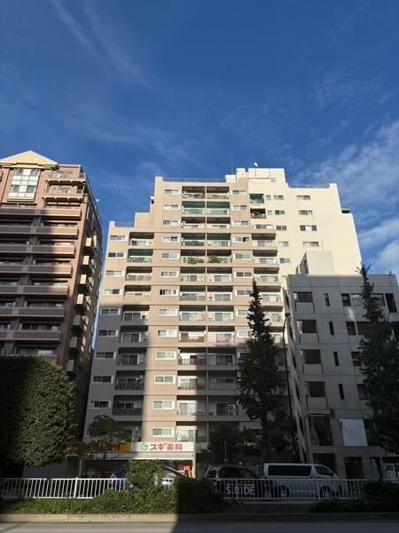 2DK apartment in Bunkyo Ward, Tokyo - Photo 1