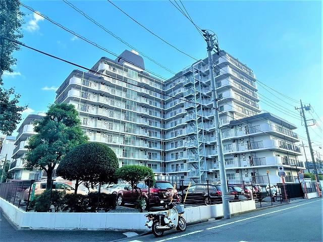 4LDK apartment in Fuchu, Tokyo - Photo 1