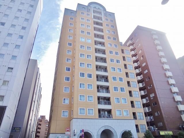 2LDK apartment in Shinjuku Ward, Tokyo - Photo 1