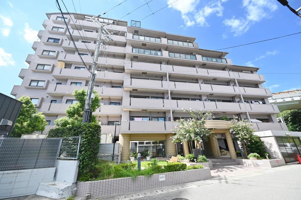 3LDK apartment in Suita, Osaka - Photo 1
