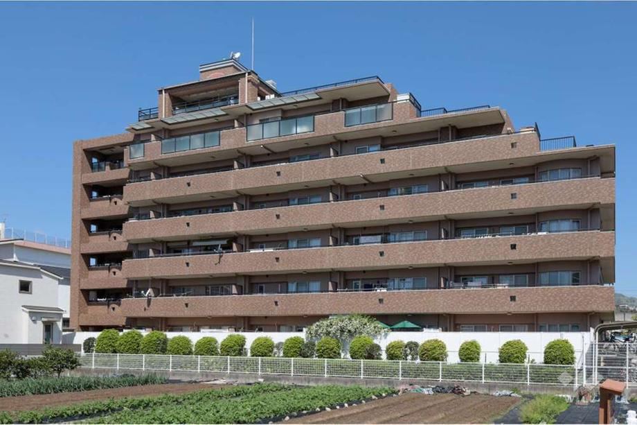3LDK apartment in Takarazuka, Hyogo - Photo 1