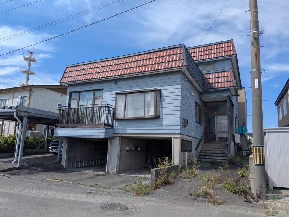 4LDK house in Ebetsu, Hokkaido - Photo 1