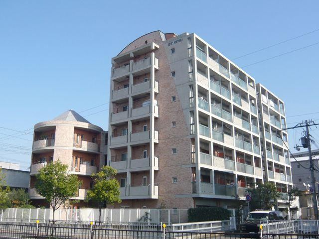 2LDK apartment in Amagasaki, Hyogo - Photo 1