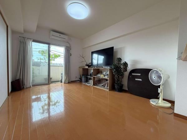 3LDK apartment in Nishitokyo, Tokyo - Photo 1