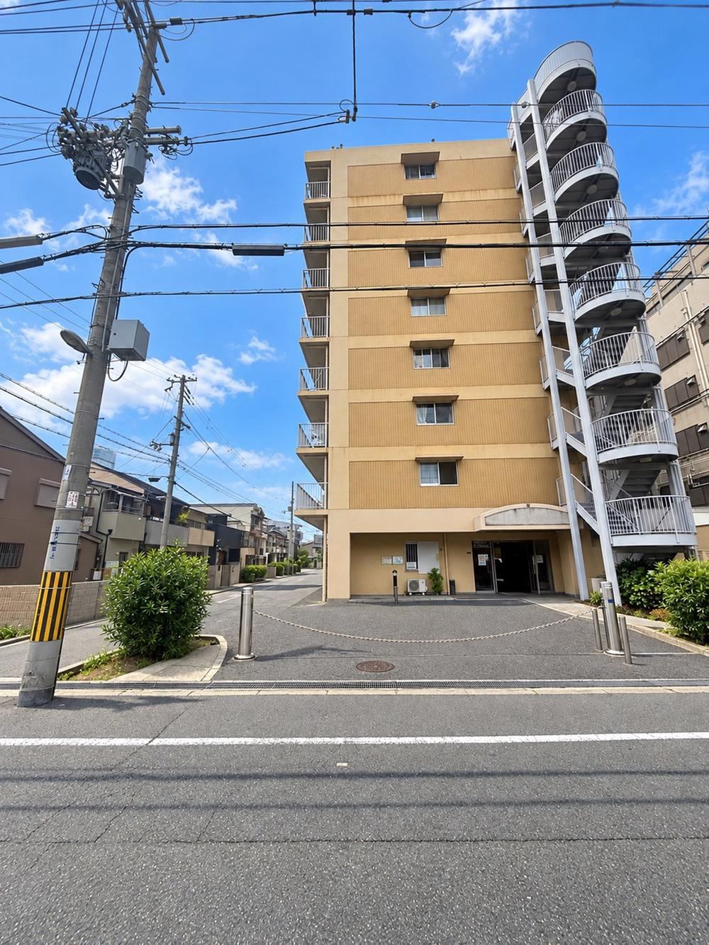 3LDK apartment in Nishinari Ward, Osaka - Photo 1