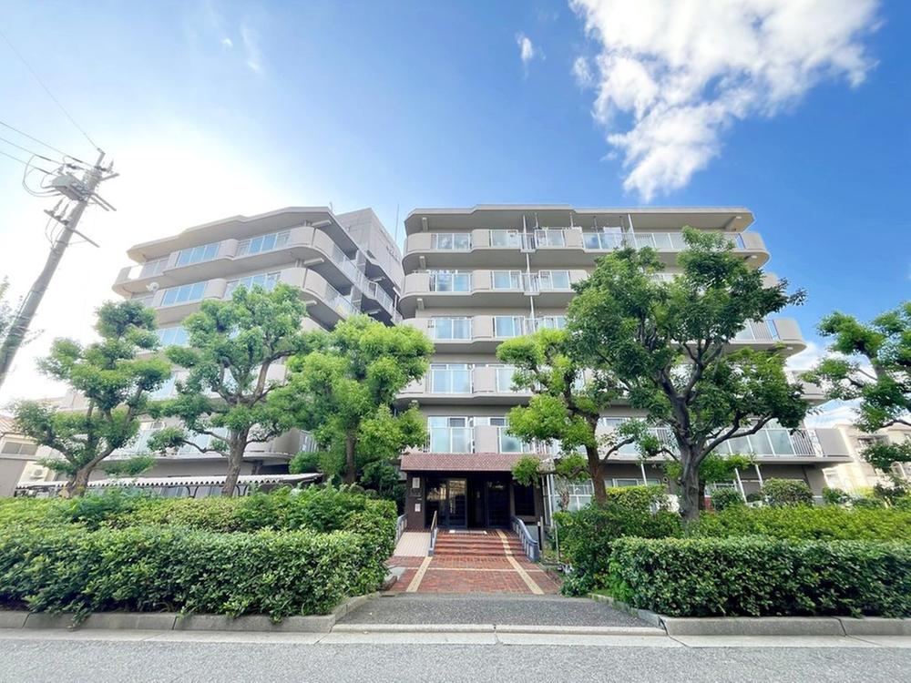 4LDK apartment in Nishinomiya, Hyogo - Photo 1