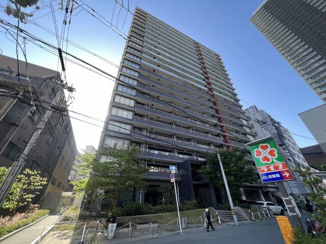 3LDK apartment in Kita Ward, Osaka - Photo 1