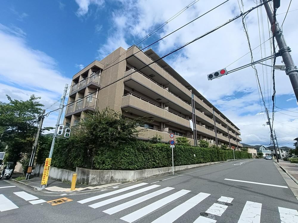 3LDK apartment in Takatsuki, Osaka - Photo 1