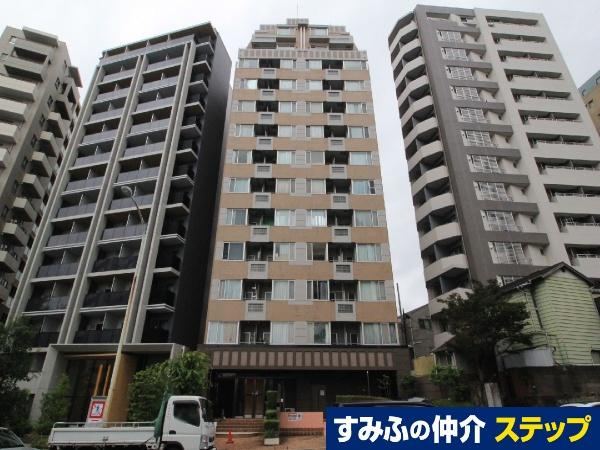 2LDK apartment in Shinjuku Ward, Tokyo - Photo 1