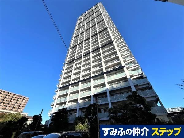 2LDK apartment in Minato Ward, Tokyo - Photo 1