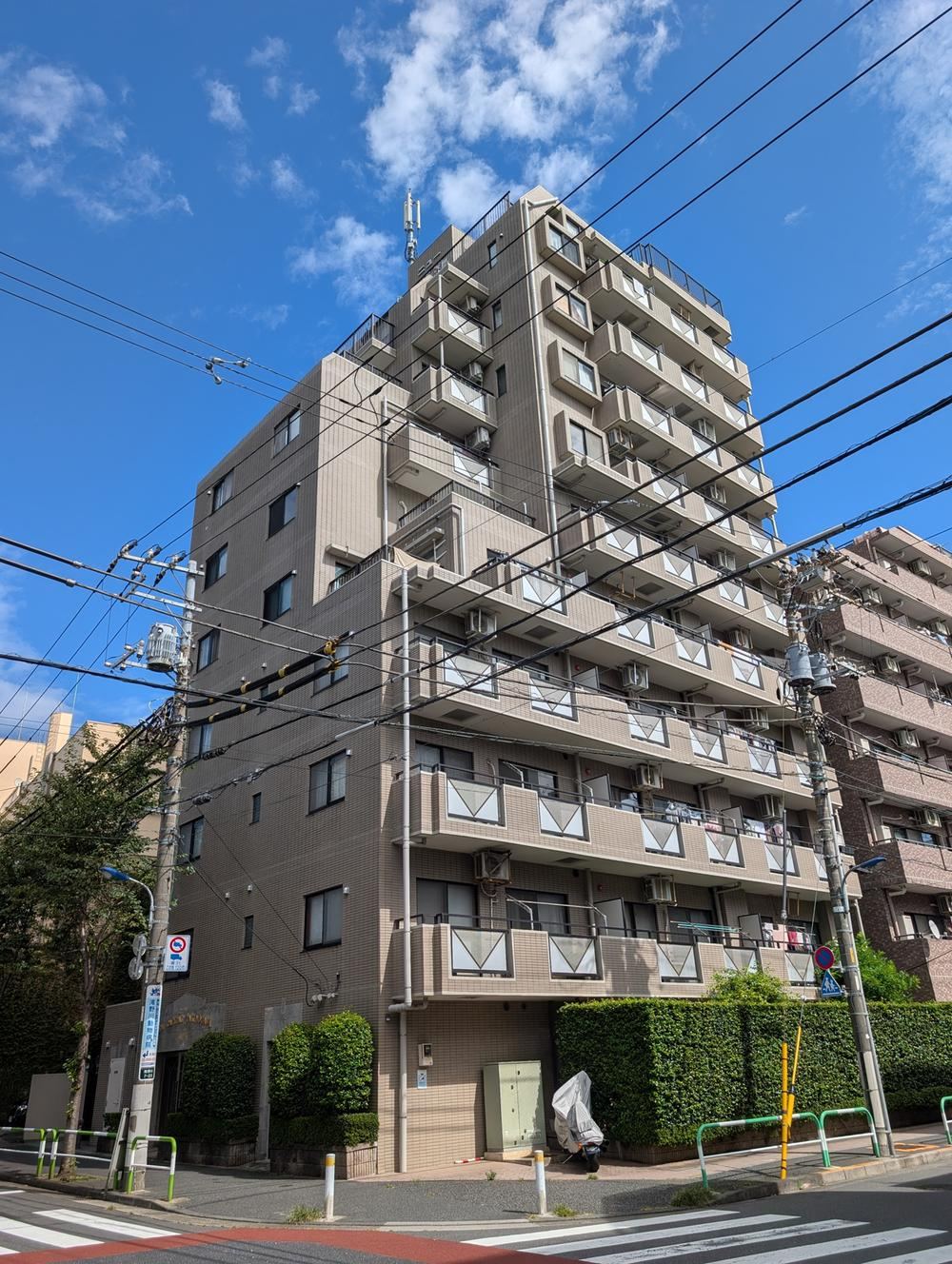 2LDK apartment in Kita Ward, Tokyo - Photo 1