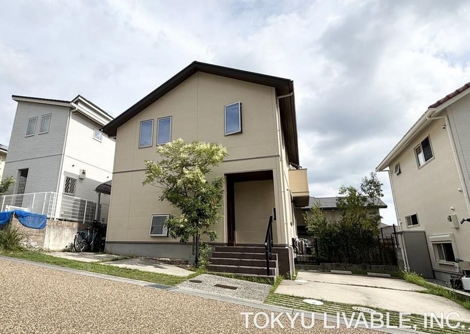 4LDK house in Mino, Osaka - Photo 1