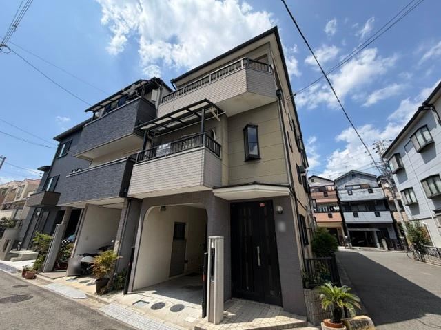 3LDK house in Daito, Osaka - Photo 1
