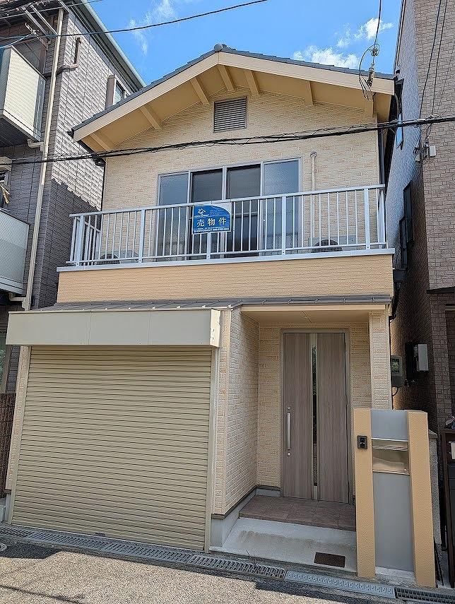 3LDK house in Yao, Osaka - Photo 1