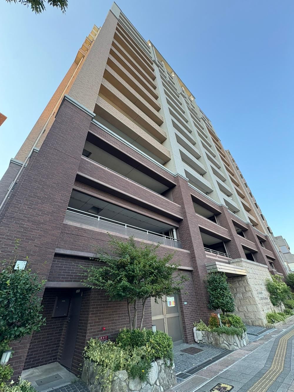 2LDK apartment in Shimonoseki, Yamaguchi - Photo 1