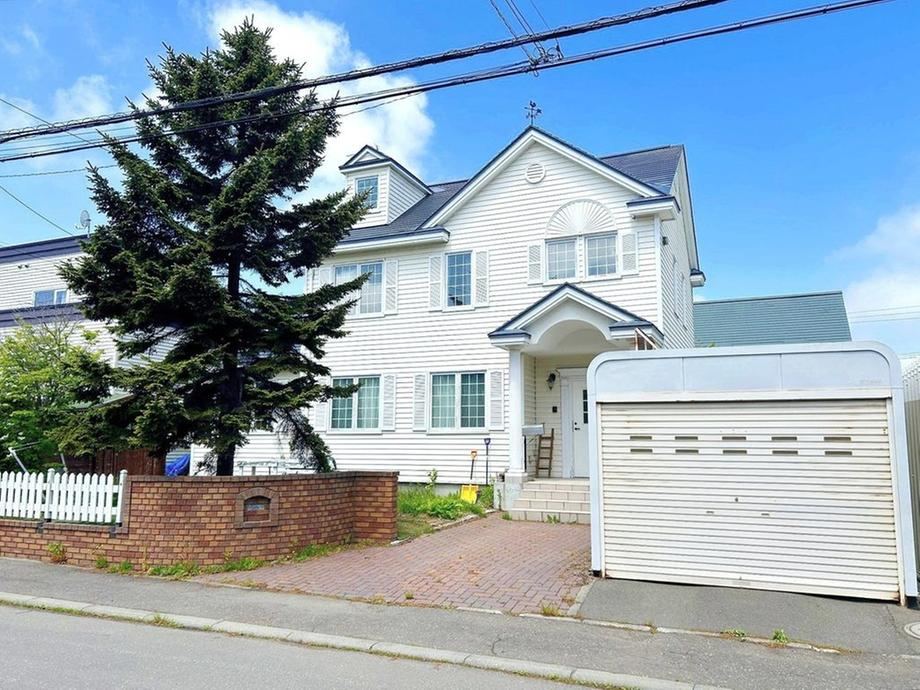 4LDK house in Kita Ward, Sapporo, Hokkaido - Photo 1