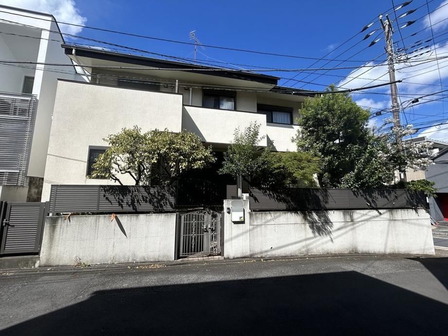 2LDK house in Shinagawa Ward, Tokyo - Photo 1