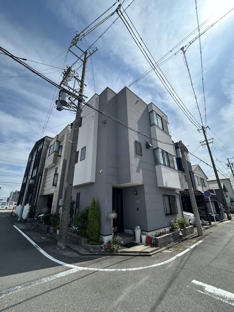 4LDK house in Minato Ward, Nagoya, Aichi - Photo 1