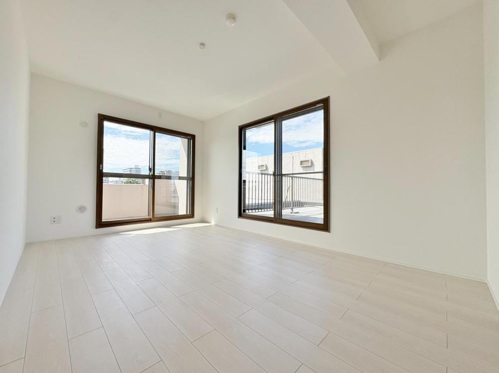 2LDK+S apartment in Soka, Saitama - Photo 1