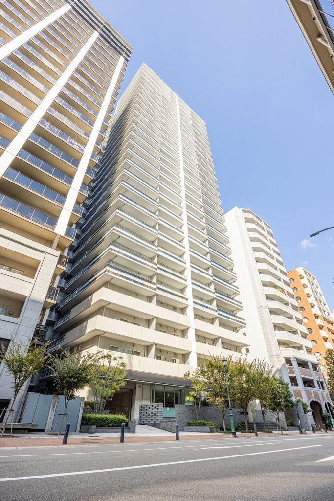 2LDK apartment in Chuo Ward, Kobe, Hyogo - Photo 1