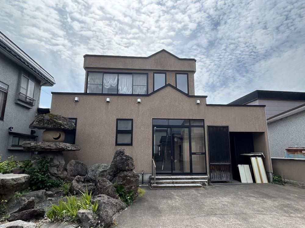 5LDK house in Kuroishi, Aomori - Photo 1
