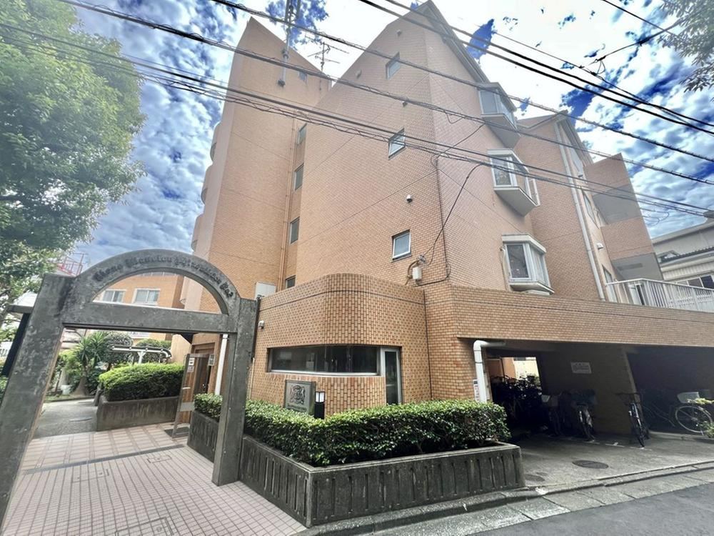 4LDK+S apartment in Edogawa Ward, Tokyo - Photo 1