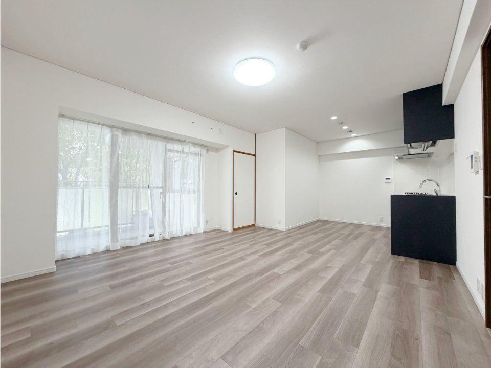 3LDK apartment in Higashinada Ward, Kobe, Hyogo - Photo 1