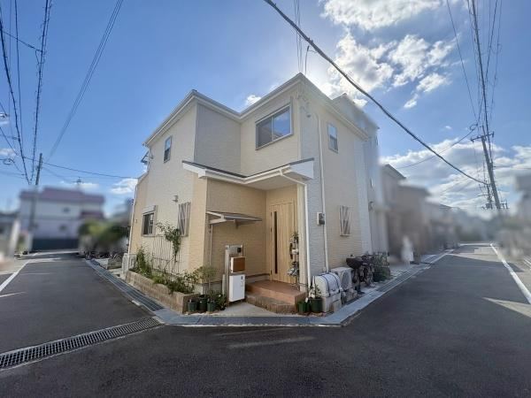 4LDK house in Ibaraki, Osaka - Photo 1