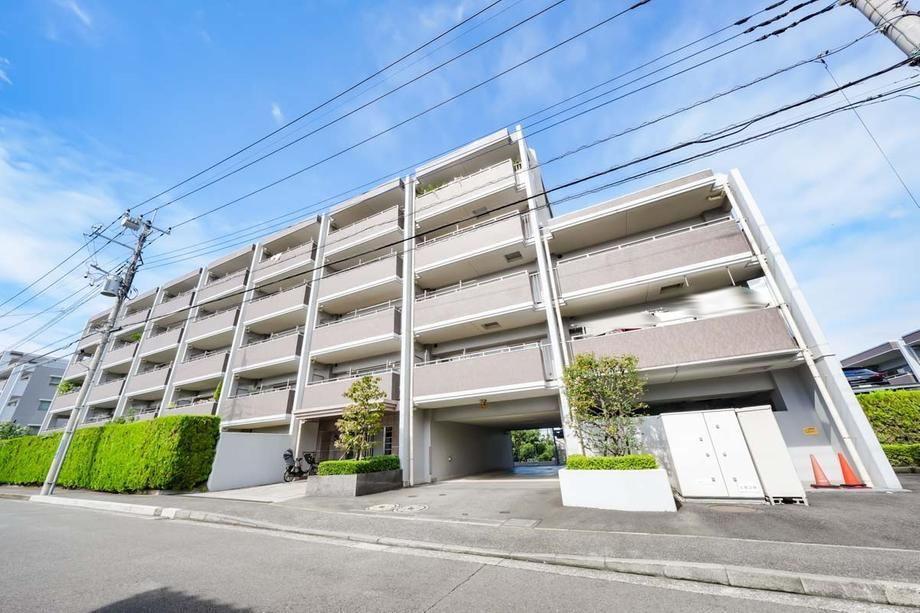 2LDK apartment in Tsuzuki Ward, Yokohama, Kanagawa - Photo 1