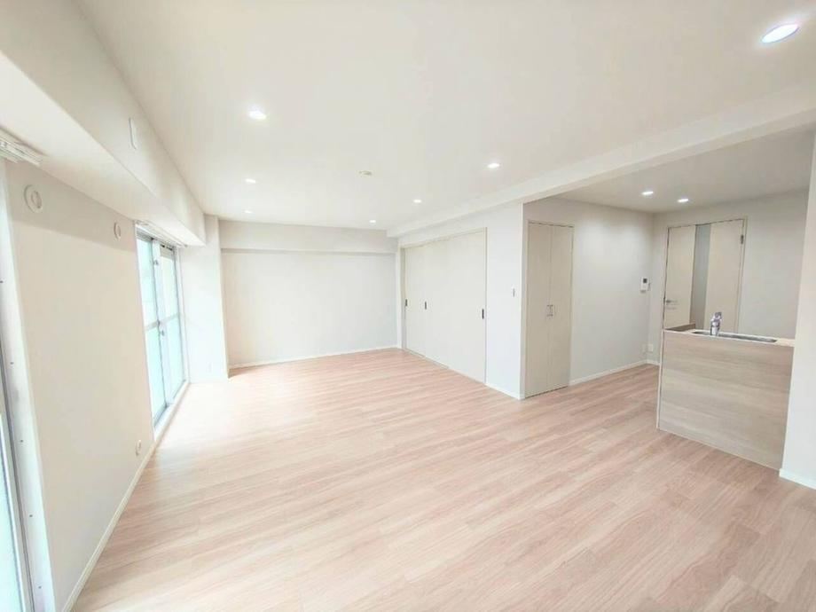 2LDK apartment in Yodogawa Ward, Osaka - Photo 1