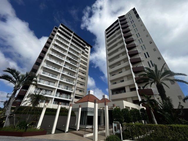 4LDK apartment in Tomigusuku, Okinawa - Photo 1