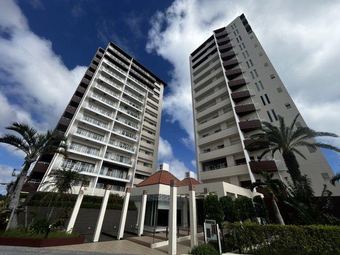 4LDK apartment in Tomigusuku