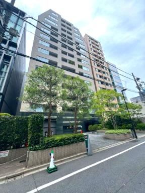 studio apartment in Chiyoda Ward, Tokyo - Photo 1