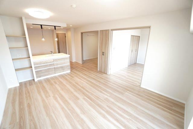 4LDK apartment in Minami Ward, Hiroshima - Photo 1