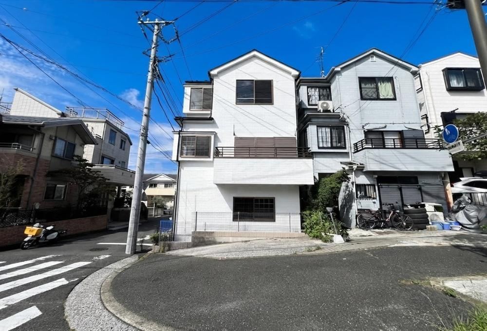 4LDK house in Totsuka Ward, Yokohama, Kanagawa - Photo 1