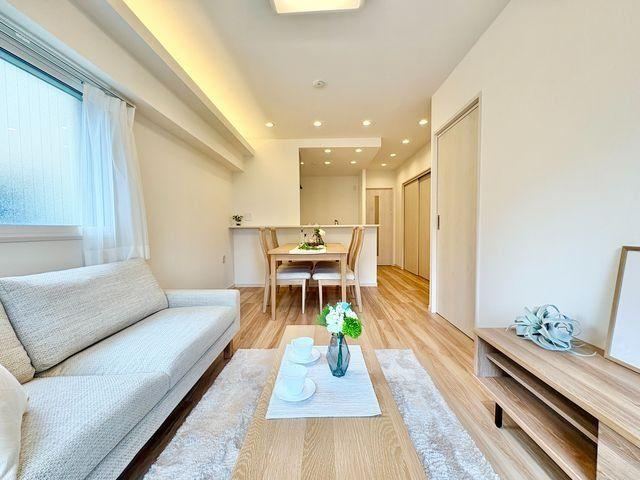 2LDK+S apartment in Shinagawa Ward, Tokyo - Photo 1