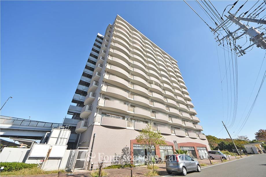 3LDK apartment in Chigasaki, Kanagawa - Photo 1