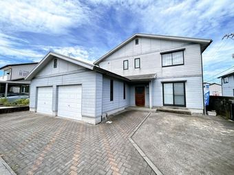 4LDK+S house in Nakaniikawa District