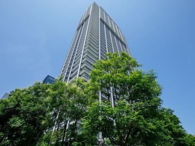 2LDK apartment in Minato Ward, Tokyo - Photo 1