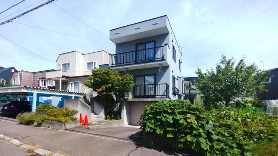 3LDK house in Nishi Ward, Sapporo, Hokkaido - Photo 1